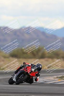 media/Nov-16-2025-Race Pace (Sun) [[8c5fa54630]]/Non Verified Riders (1st 20 Minutes)/5-Turn 15 (110pm)/